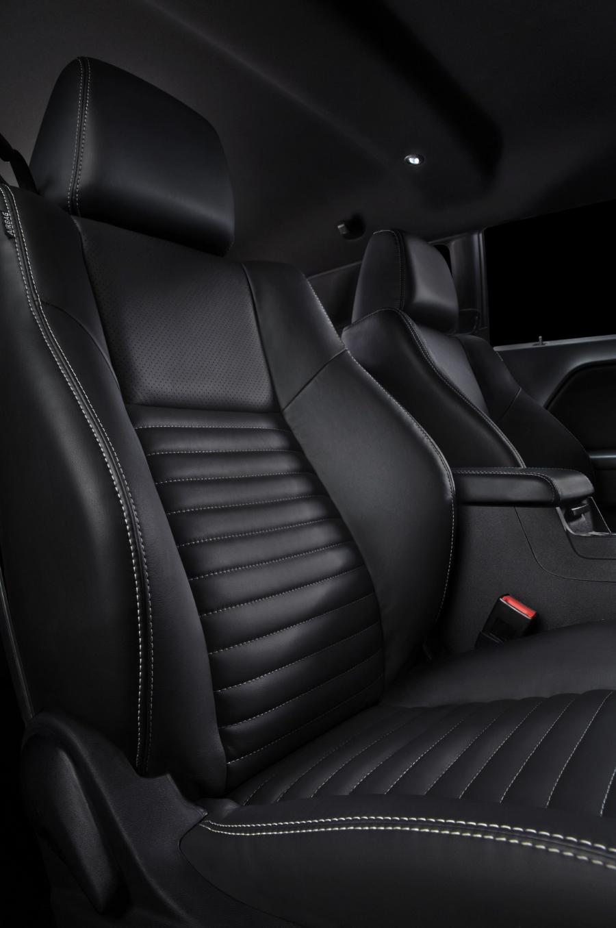  Dodge Challenger R/T 2011 года  (фото 3 из 28)
